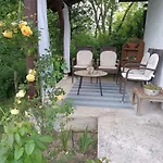 Bee * Visoko